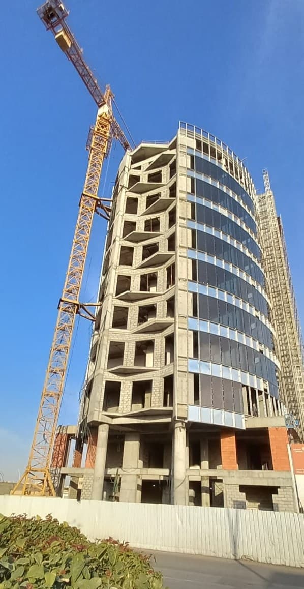 Hayat Tower active construction