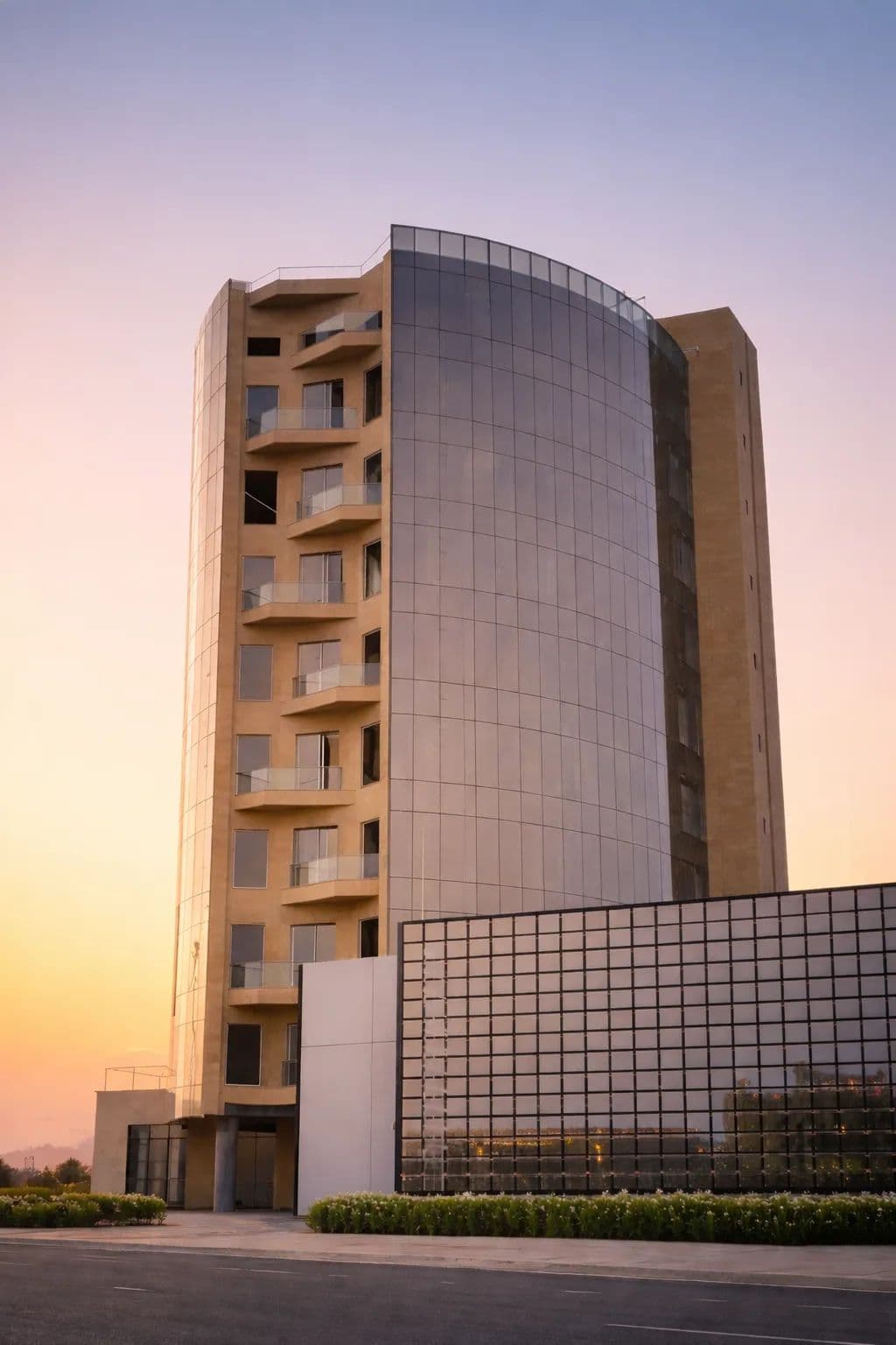 Hayat Tower active construction